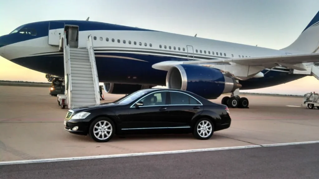 Discounted Limo Services Chicago for Business Airport Transfers and Group Travel Airport Transfers Chicago